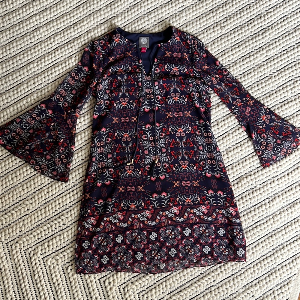 Never worn, tag removed, perfect condition gorgeous vince camuto dress